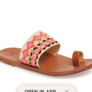 Beek by Two Birds Dove
Slide Sandals
Sz 9 Anthropologie
Leather Boho